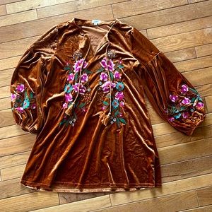 UMGEE Velvet Tunic, Size M, Embroidered